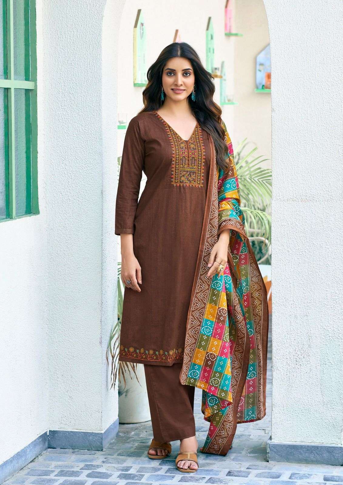 SAANVI  TRENDS ROMANI 