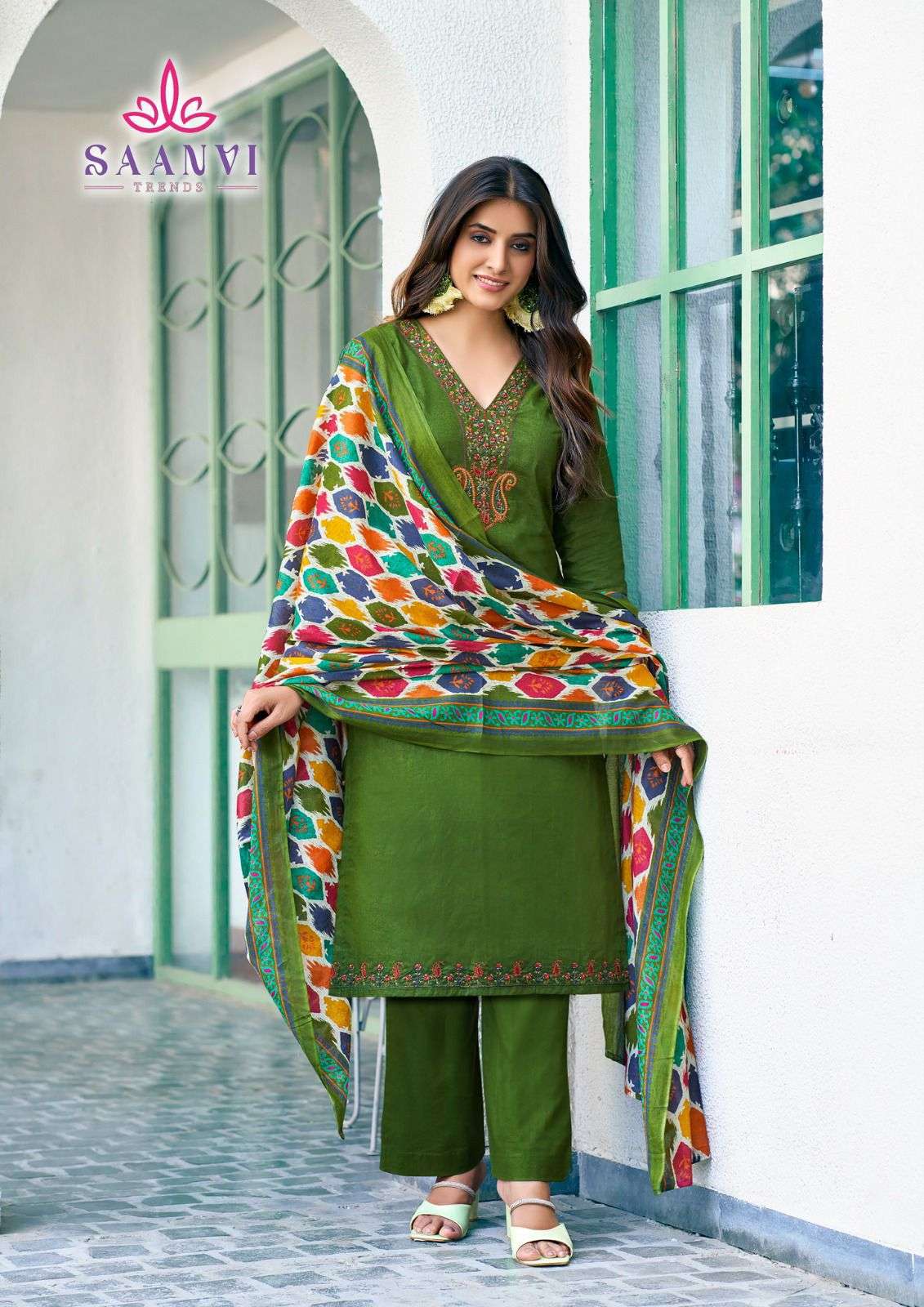 SAANVI  TRENDS ROMANI 