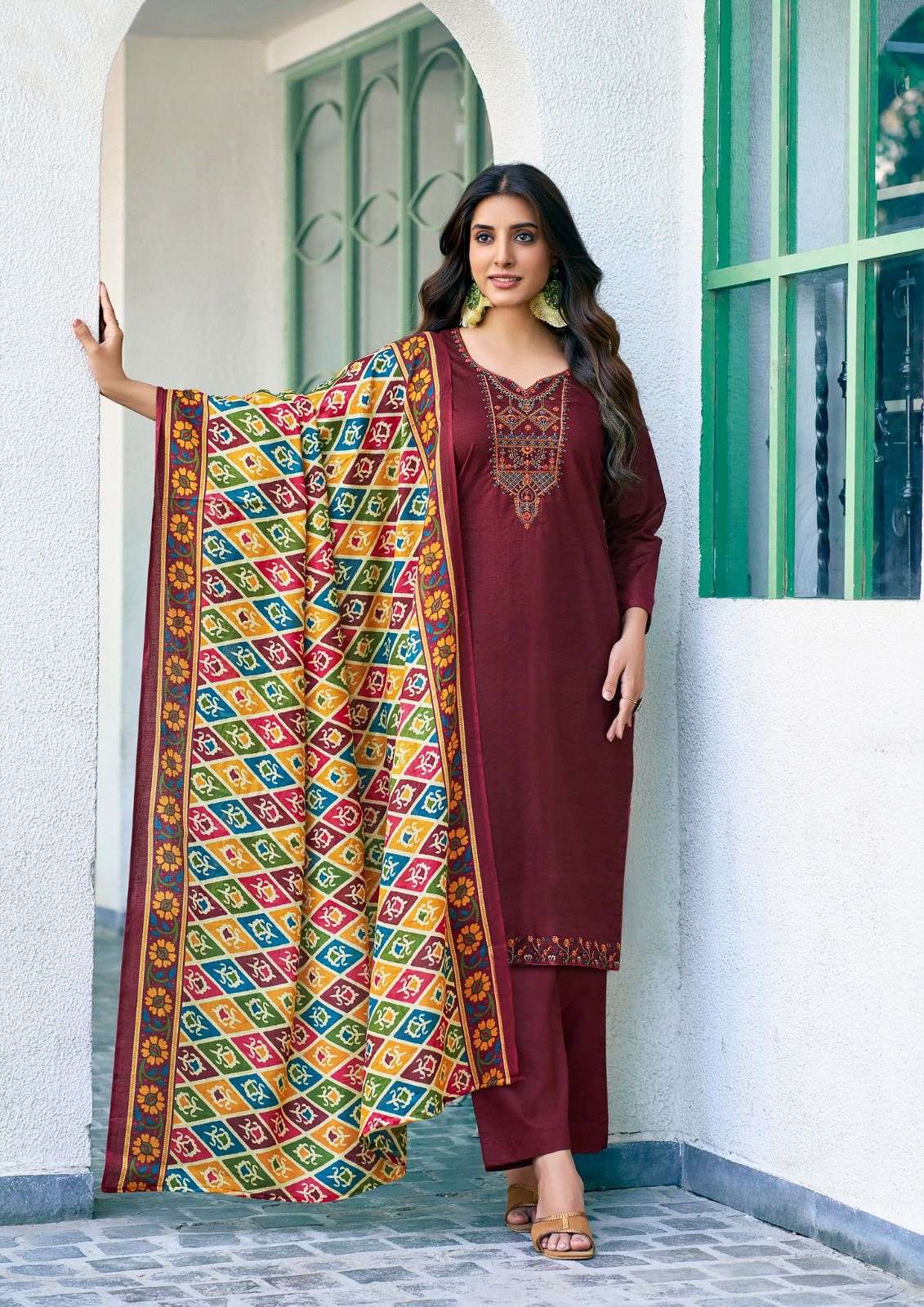 SAANVI  TRENDS ROMANI 